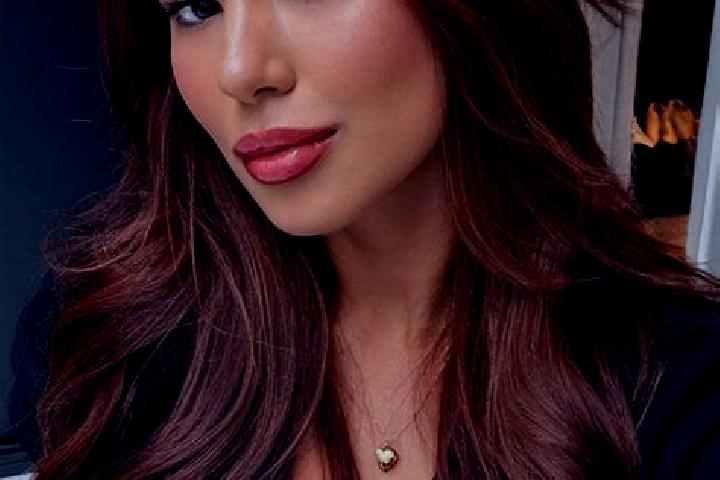 Aurora, 38, a chestnut brown-eyed latina companion based in Damlos. Offering OWO, GFE, Travel Companion. Available for incall and outcall, day and evening da...