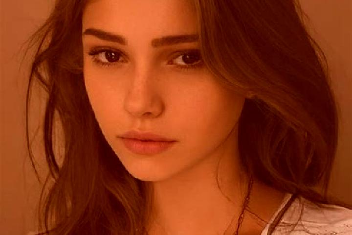 Aurora, 38, a chestnut grey-eyed slavic companion based in Pereybere. Offering Travel Companion, Massage, Domination. Available for incall and outcall, day a...