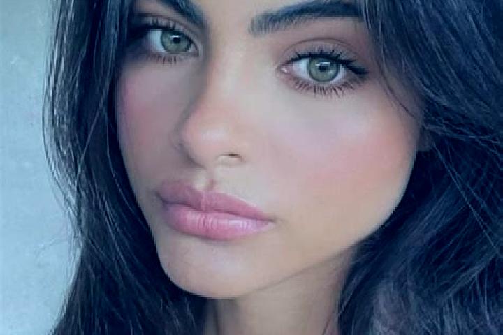 Aurora, 38, a chestnut hazel-eyed indian companion based in Lichtensteig. Offering Erotic Massage, OWO, 69. Available for incall and outcall, overnight booki...