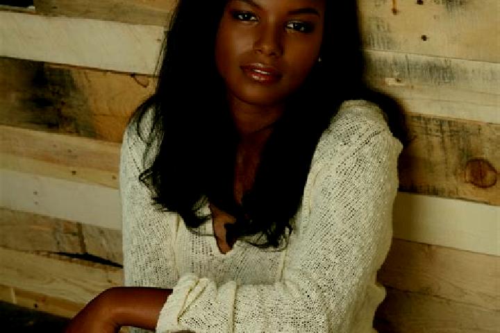 Aurora, 38, a red dark-eyed ebony companion based in Traismauer. Offering A-Level, Couples, Party Girl. Available for incall and outcall, day and evening dates.