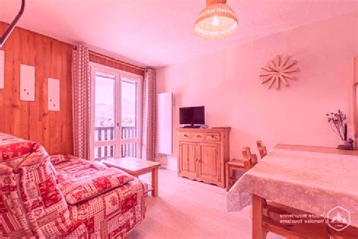 Aurora, 38 — Escort in Aussois, France