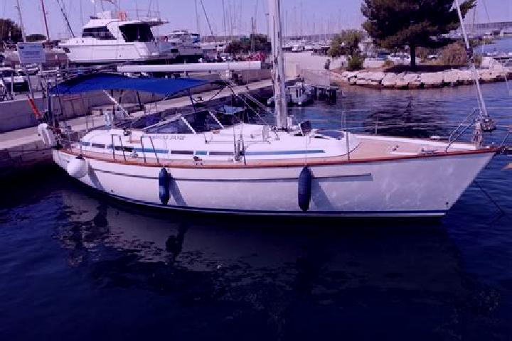 Aurora, 38 — Escort in Eyrans, France