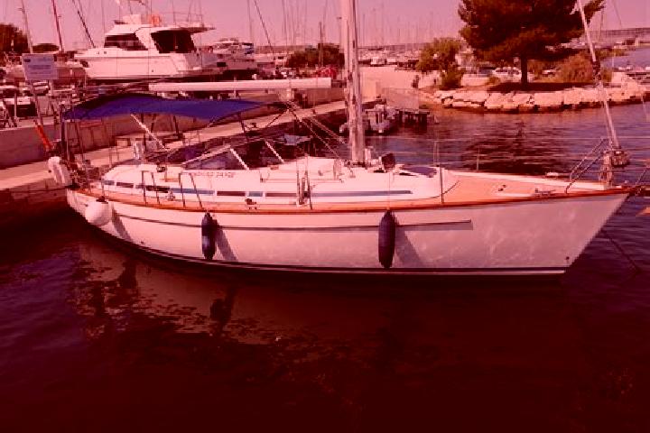 Aurora, 38 — Escort in Mauprevoir, France