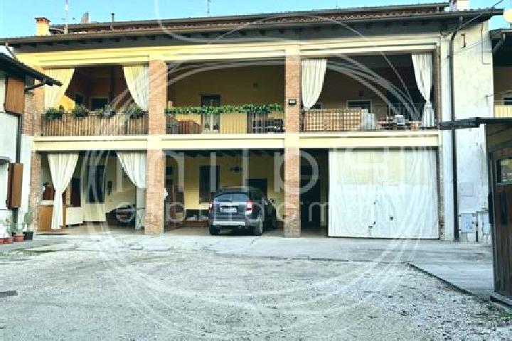 Aurora, 38 — Escort in Paderno Franciacorta, Italy