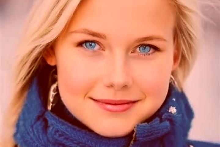 Aurora, 39, a blonde blue-eyed slavic companion based in Hondah. Offering Travel Companion, Party Girl, Domination, Duos. Available for incall and outcall, d...