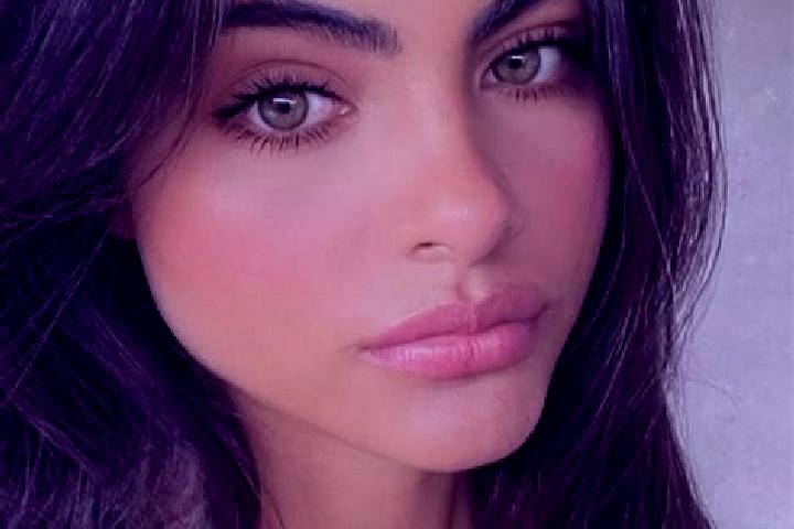 Aurora, 39, a blonde dark-eyed indian companion based in Offida. Offering Roleplay, Massage, Striptease. Available for incall and outcall, day and evening da...