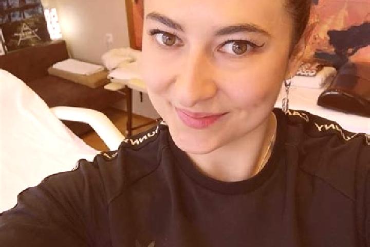 Aurora, 39, a brunette dark-eyed latina companion based in Zhoushan. Offering Tantra, GFE, BDSM, Erotic Massage. Available for incall and outcall, day and ev...