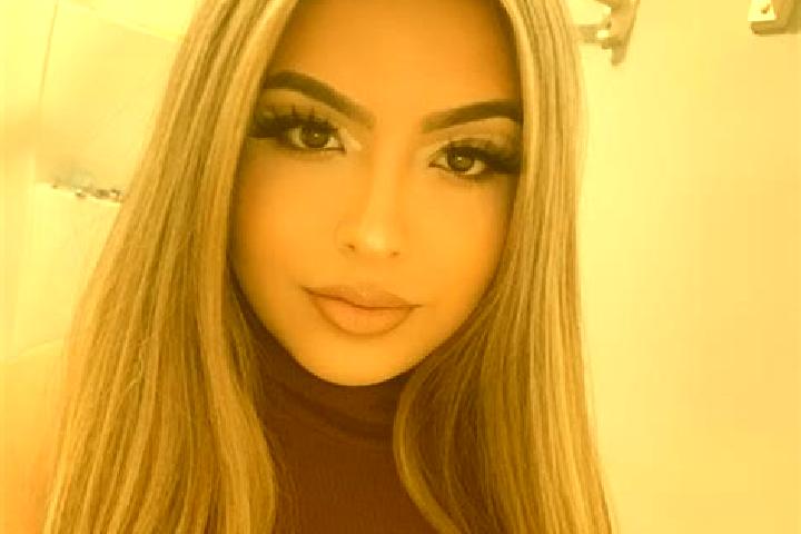 Ava, 20, a blonde amber-eyed latina companion based in Ciofrangeni. Offering Erotic Massage, GFE, Girlfriend Experience. Available for incall and outcall, ov...