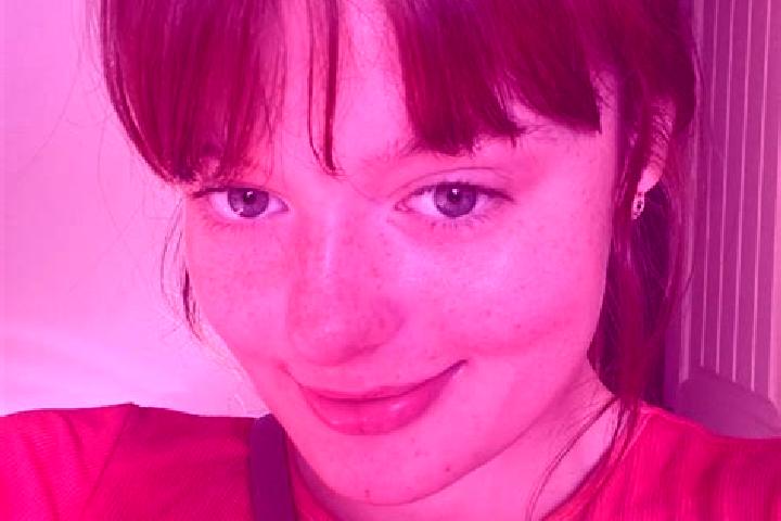 Ava, 20, a red brown-eyed european companion based in Hemonstoir. Offering OWO, Travel Companion, Party Girl. Available for incall and outcall, day and eveni...
