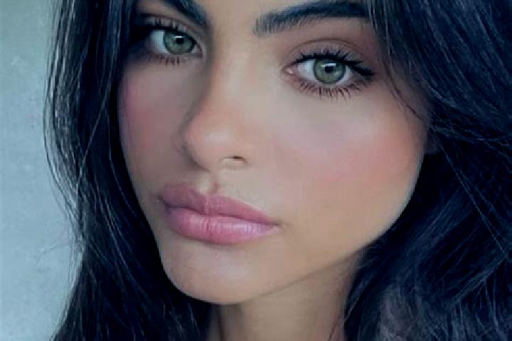 Ava, 20, a red grey-eyed indian companion based in Mala Kladusa. Offering Party Girl, Massage, Fetish. Available for incall and outcall, day and evening dates.