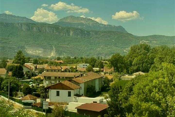 Ava, 20 — Escort in La Buisse, France