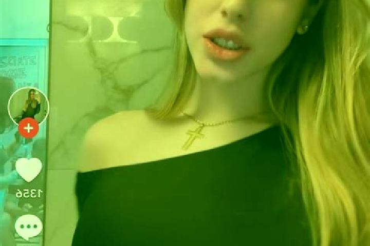 Ava, 20 — Escort in Piano di Conca, Italy