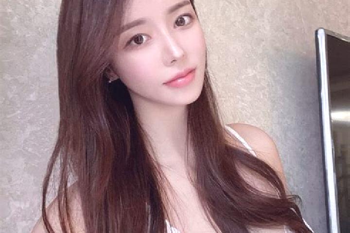 Ava, 20 — Escort in Uznezya, Russia