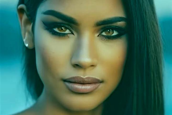 Ava, 21, a auburn dark-eyed latina companion based in Bechstedtstrass. Offering Party Girl, Travel Companion, Domination. Available for incall and outcall, o...