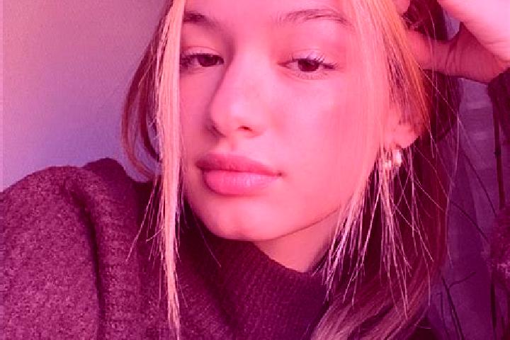 Ava, 21, a blonde brown-eyed asian companion based in Bari. Offering OWO, 69, Duos, Party Girl, Massage. Available for incall and outcall, day and evening da...