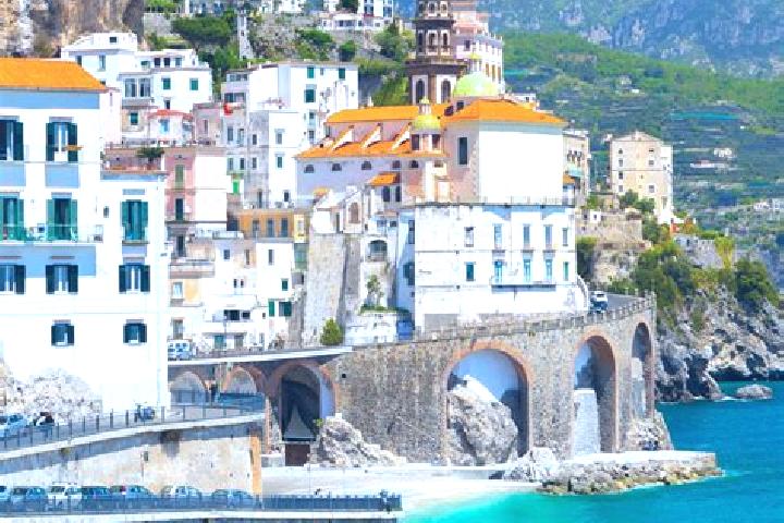 Ava, 21 — Escort in Bresega, Italy
