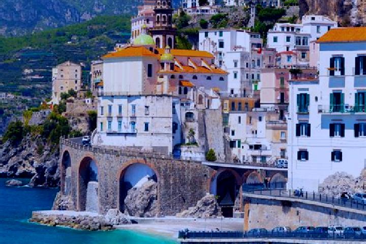 Ava, 21 — Escort in Comeglians, Italy