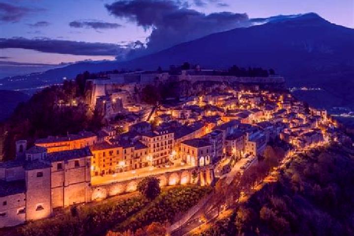 Ava, 21 — Escort in Montemurlo, Italy