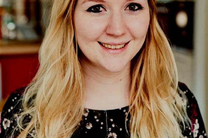 Ava, 21 — Escort in Nauroth, Germany