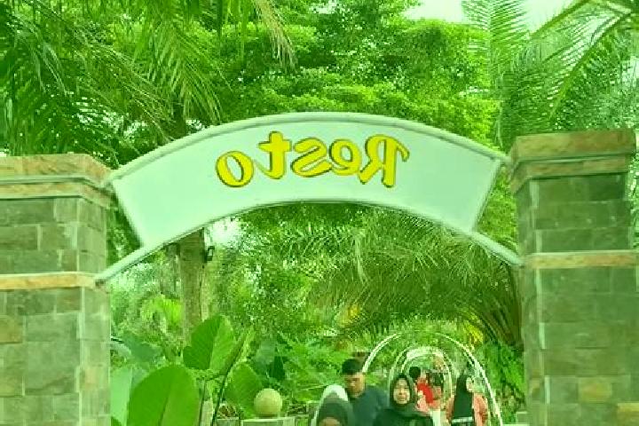 Ava, 21 — Escort in Singojuruh, Indonesia