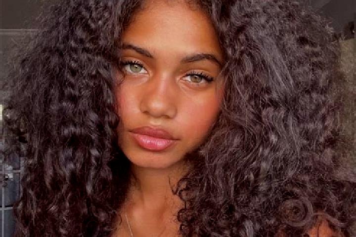 Ava, 22, a black dark-eyed ebony companion based in Urgnano. Offering Dinner Date, Massage, Domination, 69. Available for incall and outcall, day and evening...