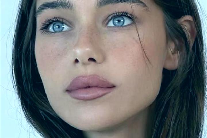 Ava, 22, a brunette green-eyed caucasian companion based in Toungo. Offering Striptease, Duos, Erotic Massage, CIM, Domination. Available for incall and outc...