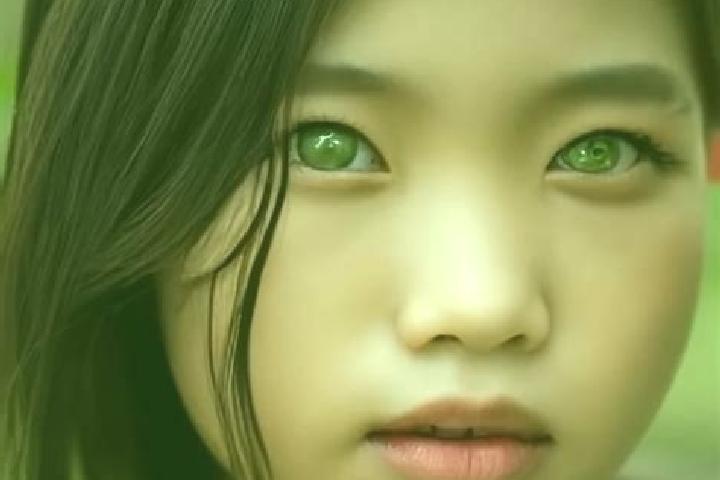 Ava, 22, a red green-eyed asian companion based in Fatumuti. Offering Roleplay, Tantra, CIM, GFE. Available for incall and outcall, overnight bookings availa...