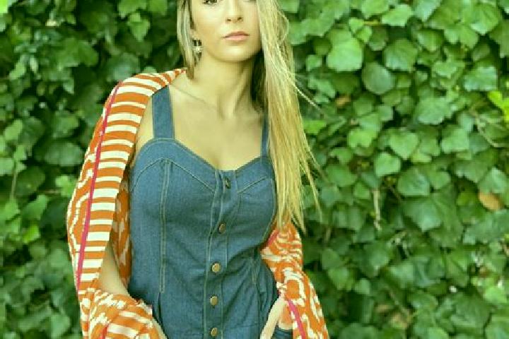 Ava, 22 — Escort in Haedo, Argentina