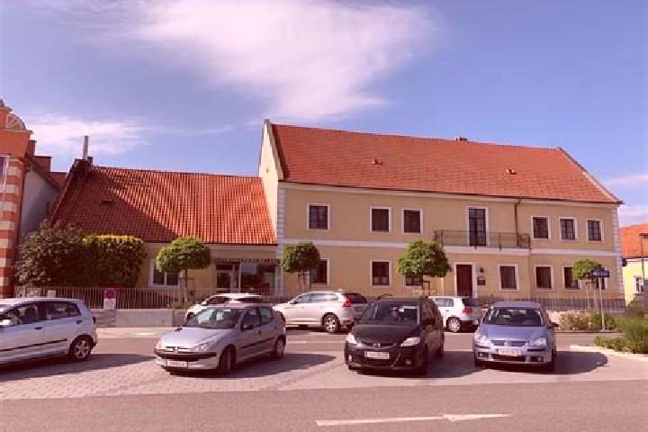 Ava, 22 — Escort in Langenrohr, Austria