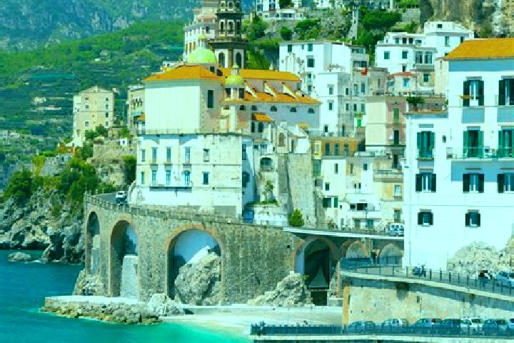 Ava, 22 — Escort in Podenzana, Italy