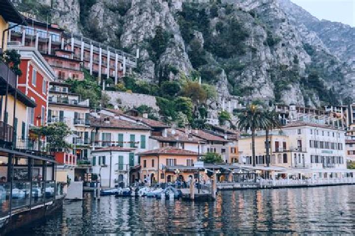 Ava, 22 — Escort in Torbole sul Garda, Italy
