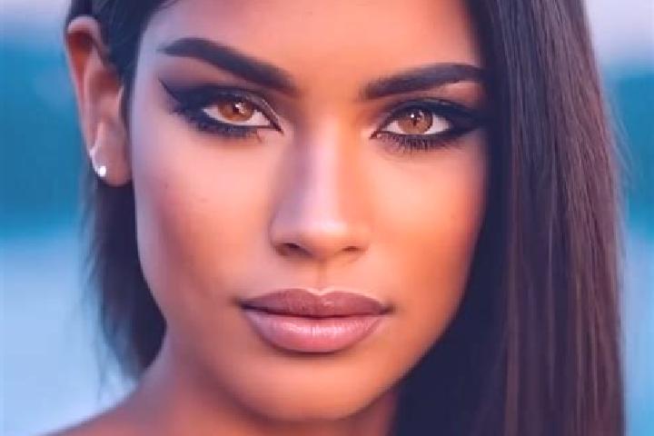 Ava, 23, a black brown-eyed latina companion based in Frasinet. Offering Erotic Massage, Couples, Domination. Available for incall and outcall, overnight boo...