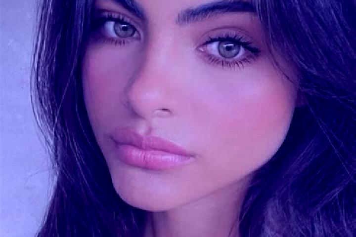 Ava, 23, a brunette dark-eyed middle eastern companion based in Los Hinojosos. Offering 69, BDSM, CIM, Deep French Kissing. Available for incall and outcall,...