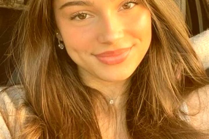 Ava, 23, a brunette hazel-eyed european companion based in Campbell. Offering Travel Companion, GFE, Massage. Available for incall and outcall, overnight boo...