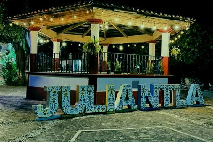 Ava, 23 — Escort in Juliantla, Mexico