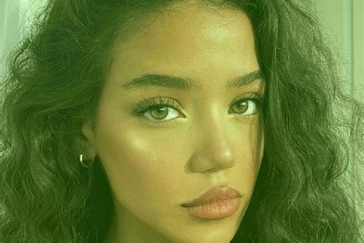 Ava, 24, a red brown-eyed ebony companion based in Kathlal. Offering Dinner Date, Party Girl, GFE. Available for incall and outcall, day and evening dates.