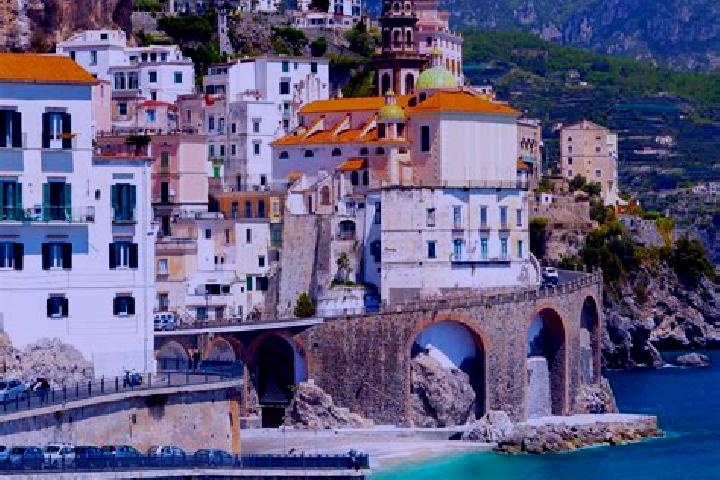Ava, 24 — Escort in Laglio, Italy
