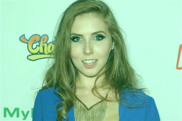 Ava, 24 — Escort in Langstedt, Germany