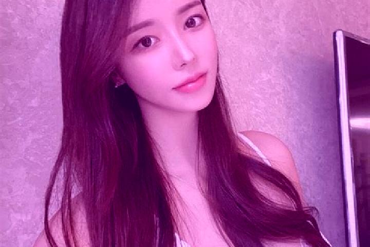 Ava, 24 — Escort in Moshiyi, China