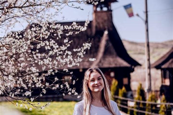 Ava, 24 — Escort in Sitani, Romania