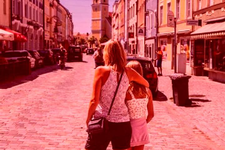 Ava, 24 — Escort in Vilshofen, Germany