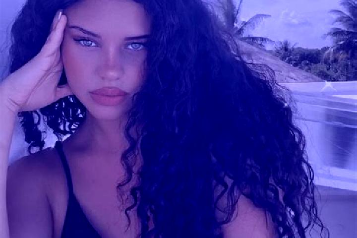 Ava, 25, a black grey-eyed latina companion based in Saint Joseph. Offering Roleplay, Tantra, Striptease. Available for incall and outcall, day and evening d...