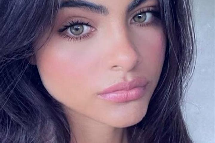 Ava, 25, a chestnut hazel-eyed indian companion based in Yarula. Offering Dinner Date, A-Level, BDSM. Available for incall and outcall, overnight bookings av...