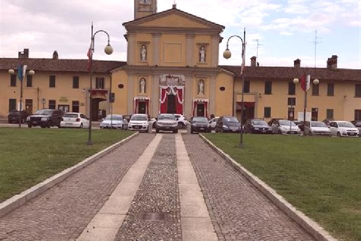 Ava, 25 — Escort in Cusago, Italy