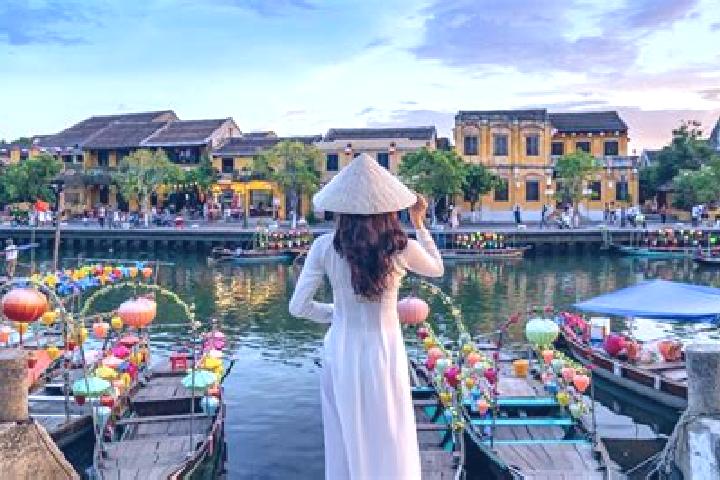 Ava, 25 — Escort in Di An, Vietnam