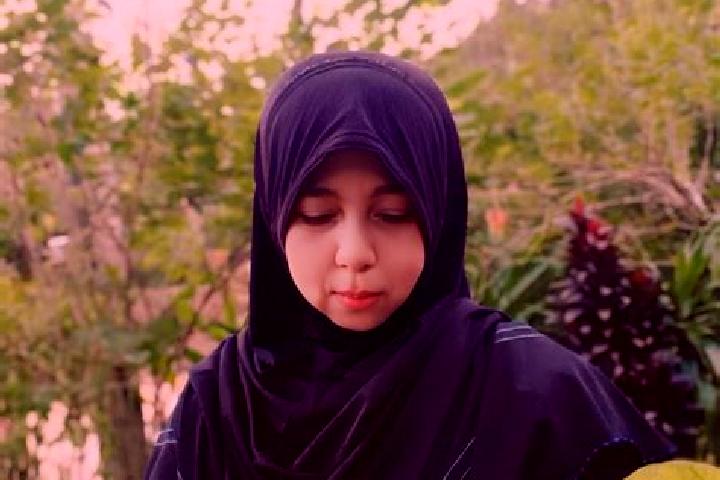 Ava, 25 — Escort in Wadeng, Indonesia