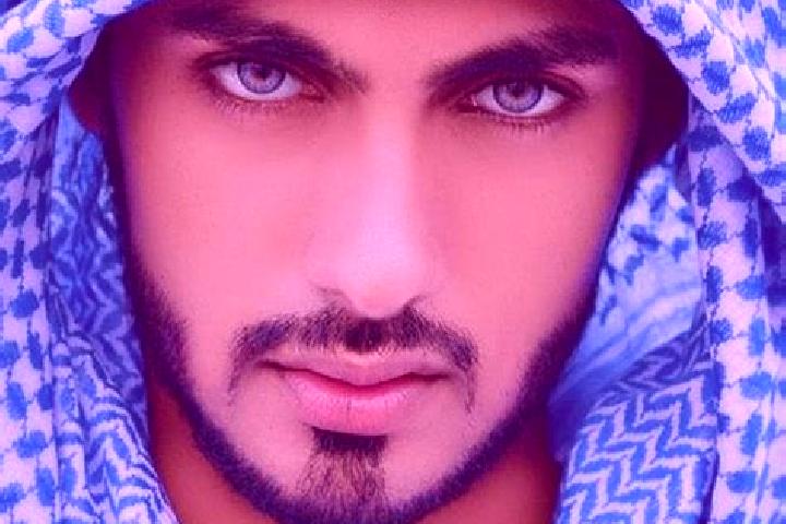 Ava, 26, a auburn blue-eyed middle eastern companion based in Parang. Offering Dinner Date, Party Girl, Striptease, Erotic Massage. Available for incall and ...