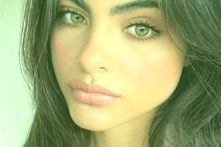 Ava, 26, a black hazel-eyed european companion based in Standdaarbuiten. Offering Roleplay. Available for incall and outcall, overnight bookings available.