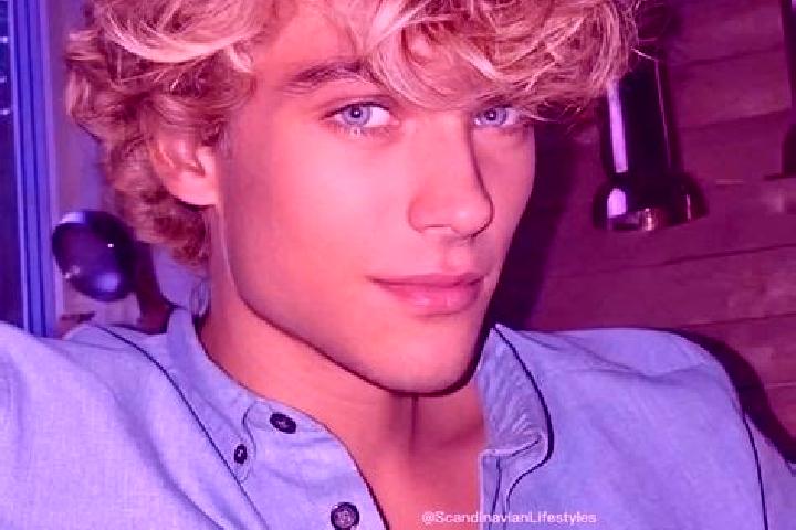 Ava, 26, a blonde blue-eyed middle eastern companion based in Biccari. Offering Roleplay, Couples, Dinner Date, Deep French Kissing. Available for incall and...
