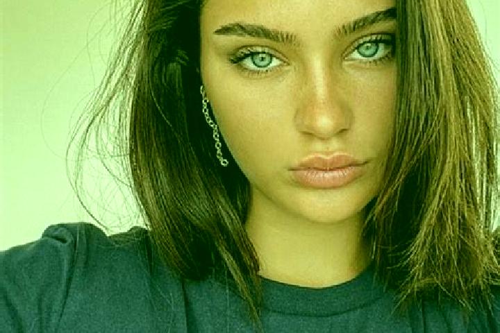Ava, 26, a brunette brown-eyed indian companion based in Salat. Offering Erotic Massage, BDSM. Available for incall and outcall, day and evening dates.
